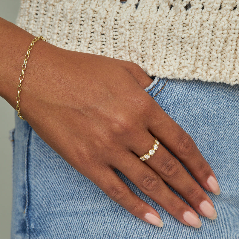 Graduated Diamond Ring