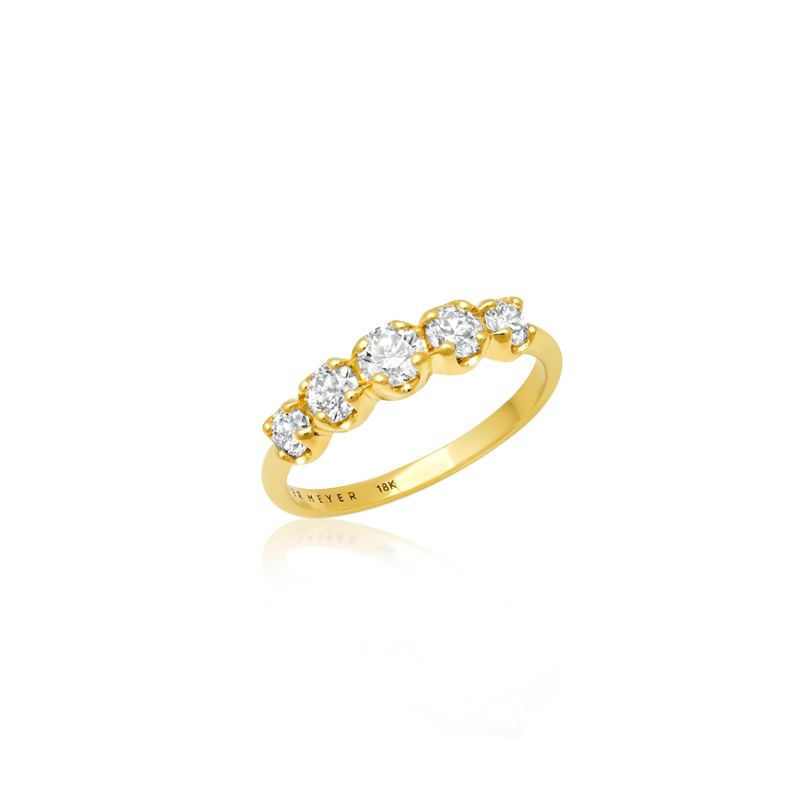 Graduated Diamond Ring