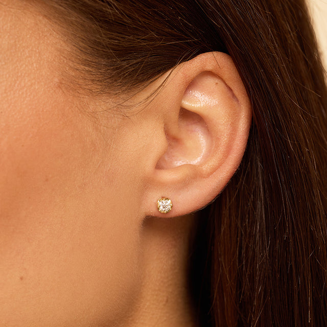 Single Small Illusion Set Diamond Stud