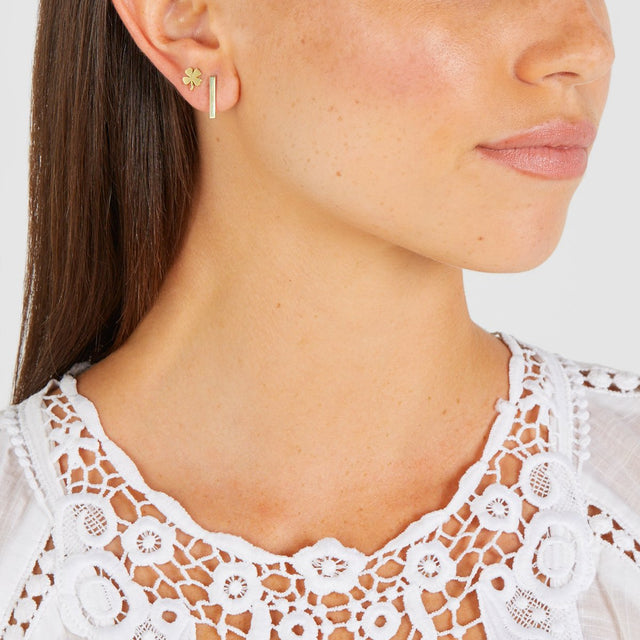Single Long Bar Stud
