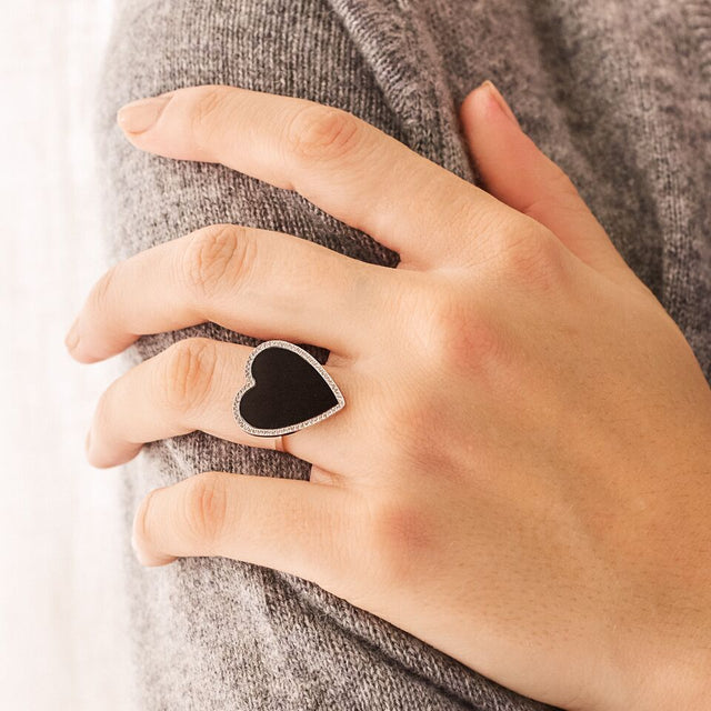 White Gold Onyx Inlay Heart Ring